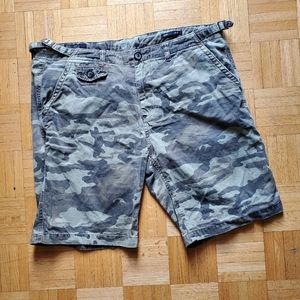 William Rast men's camo short